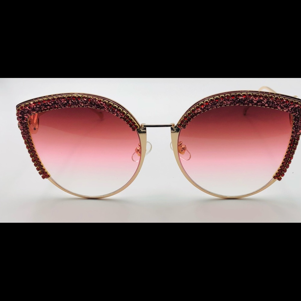 Pink cluster of rimestones sunglasses BBG collection. Be blessed by the best!